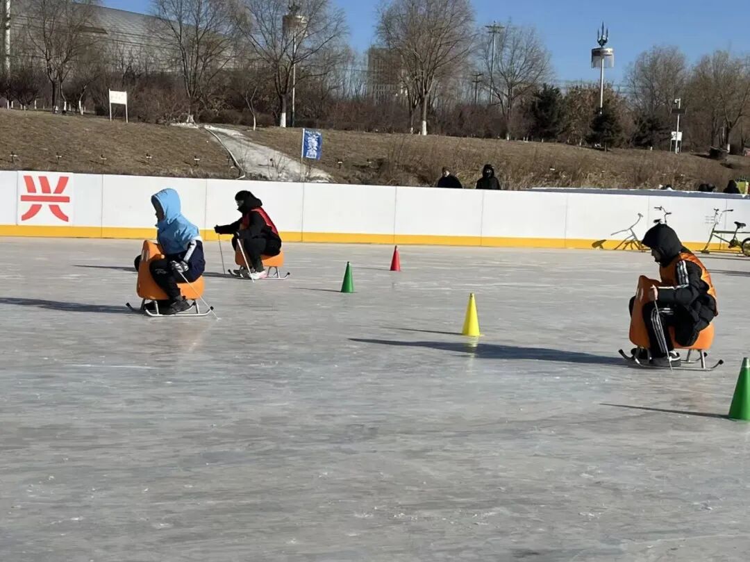 兴安盟中小学生冰雪趣味运动会暨奔跑吧少年冬季趣味运动会成功举行
