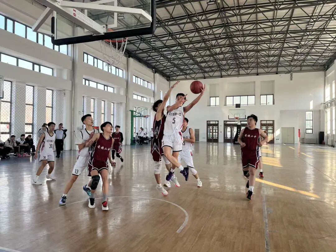 兴安盟第十八届中小学生运动会篮球比赛正式开赛